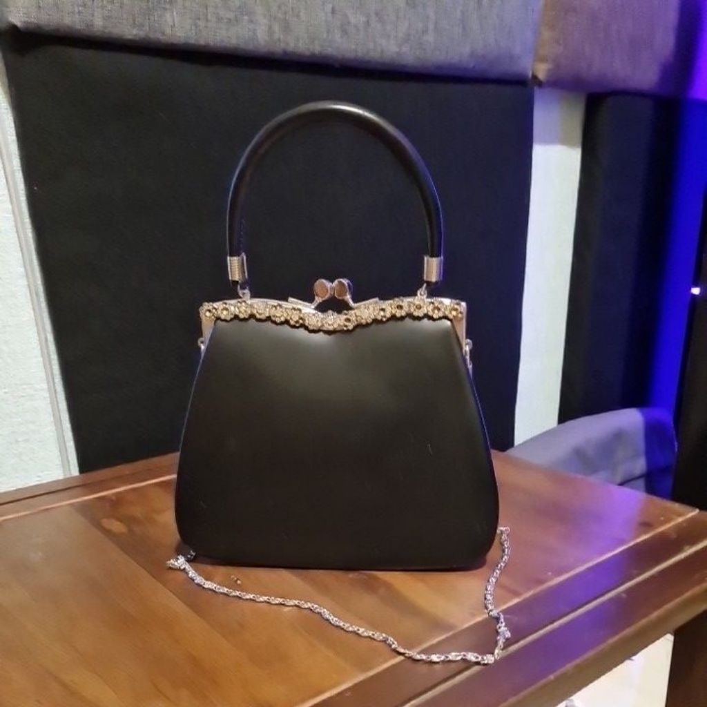 PL-Tas tenteng pesta kecil