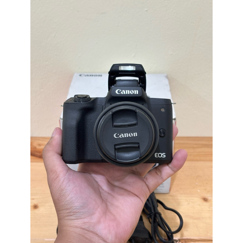 Canon M50 Kit 15-45mm Mulus Hitam