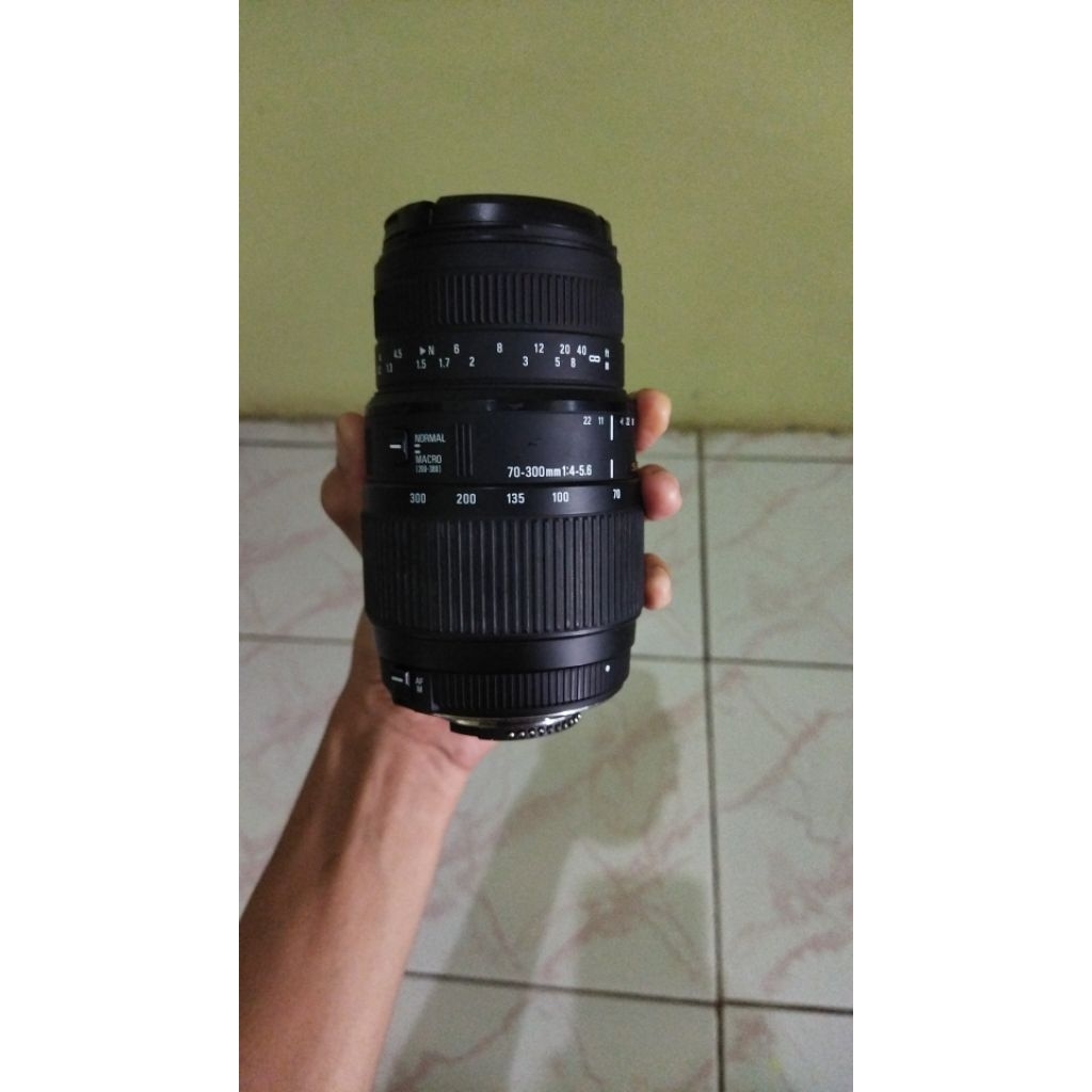 LENSA SIGMA70-300MM