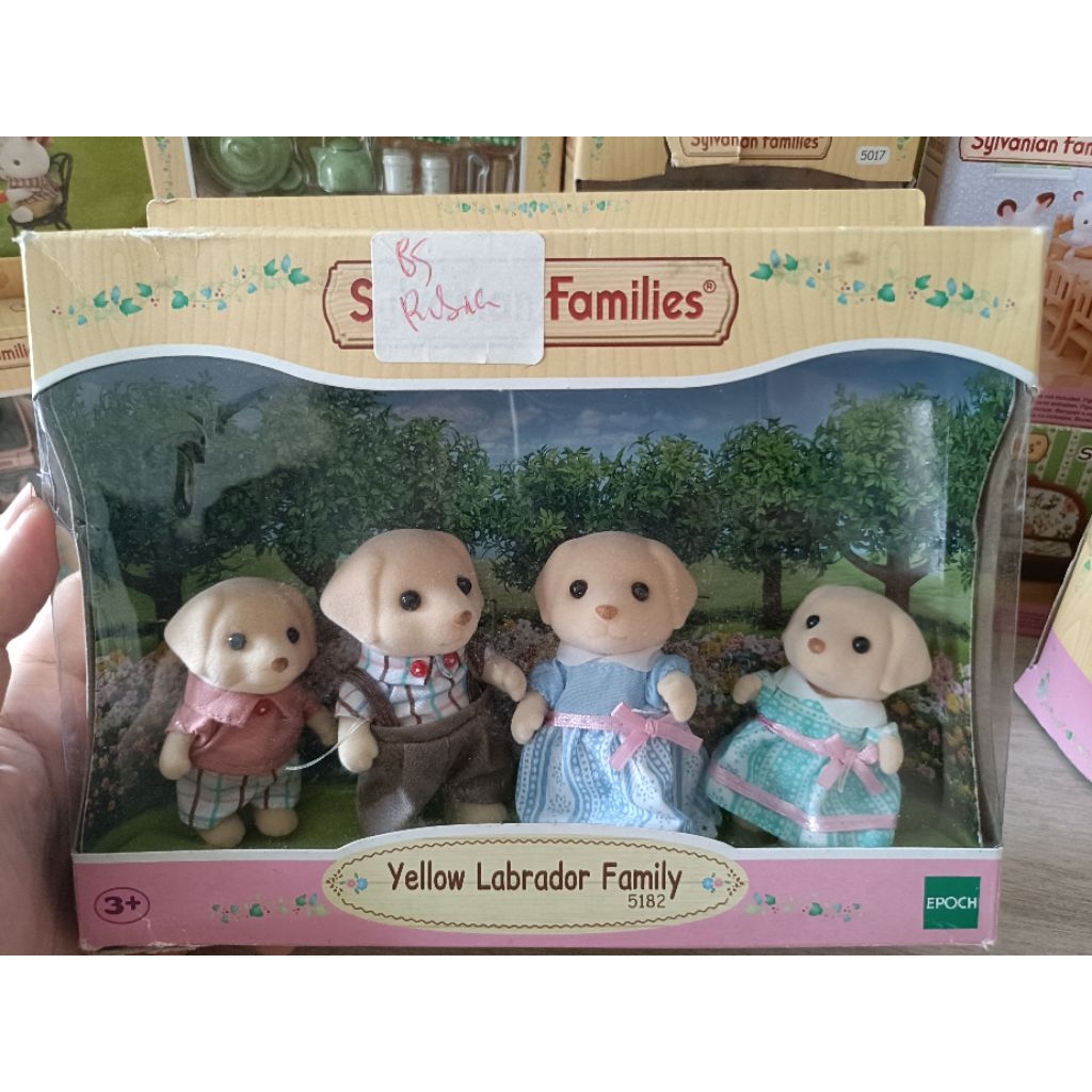 figure sylvanian families yellow labrador family
