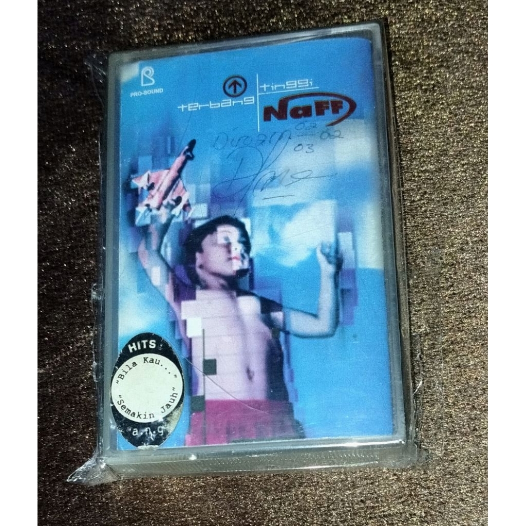 kaset pita Naff ( terbang tinggi )
