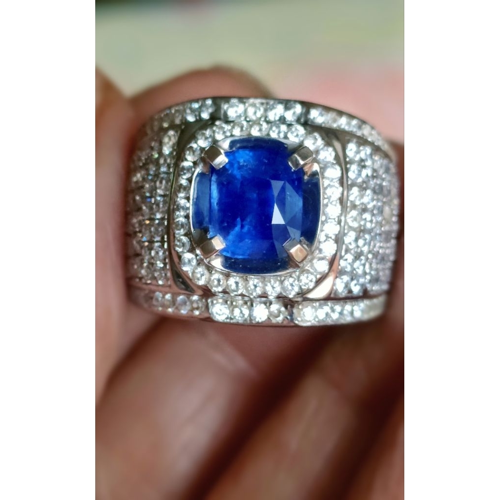 Batu natural blue sapphire royal blue srilanka