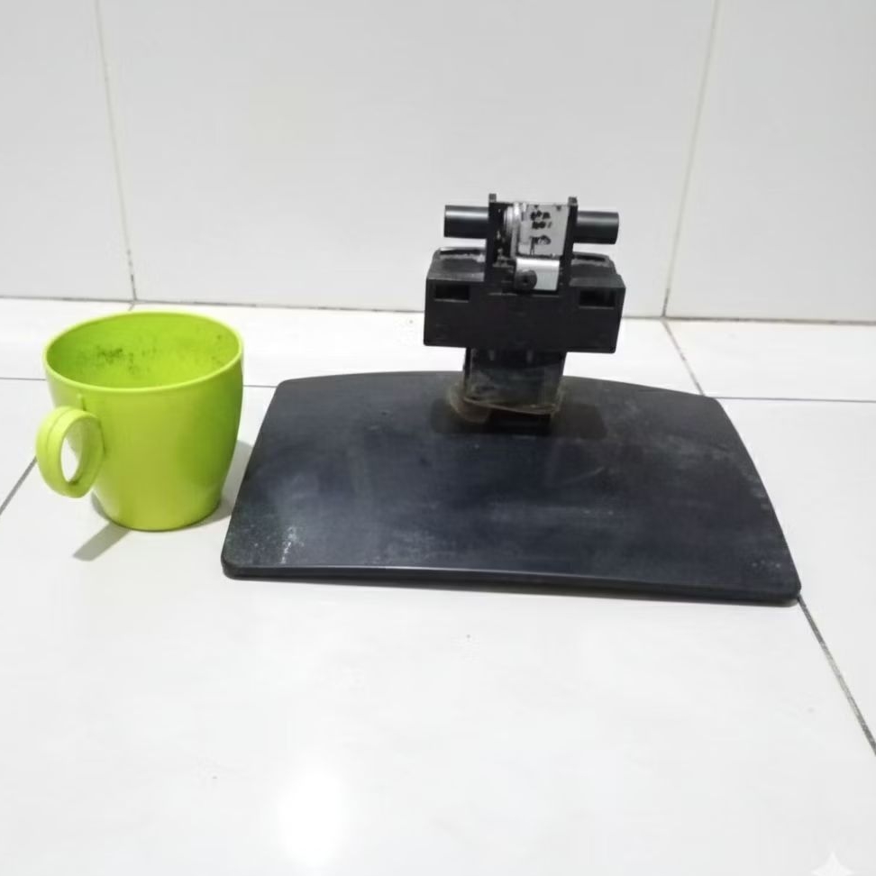 Kaki/Stand monitor LG E1941S