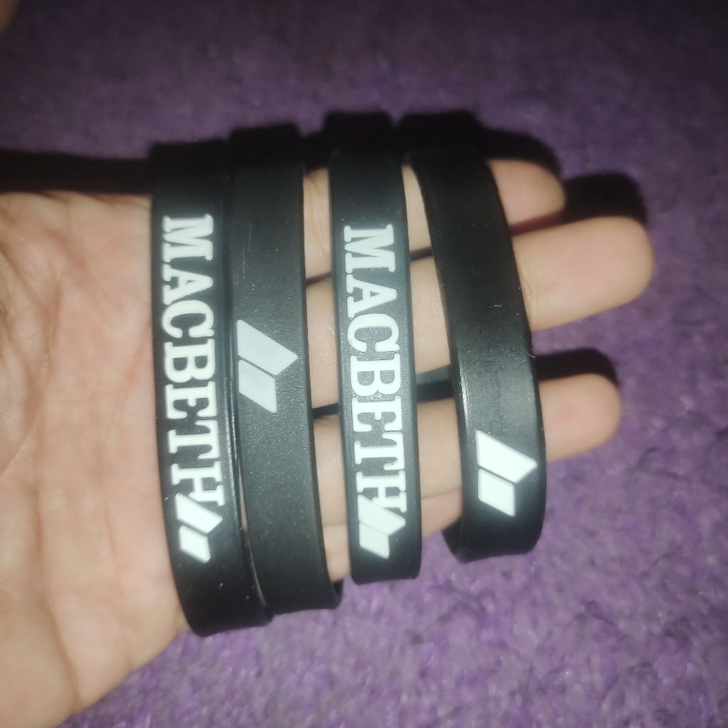 BRACELET gelang karet MACBETH kecil lebar 1cm x garasi rebel distro / bracelet / ruberband / gelang 