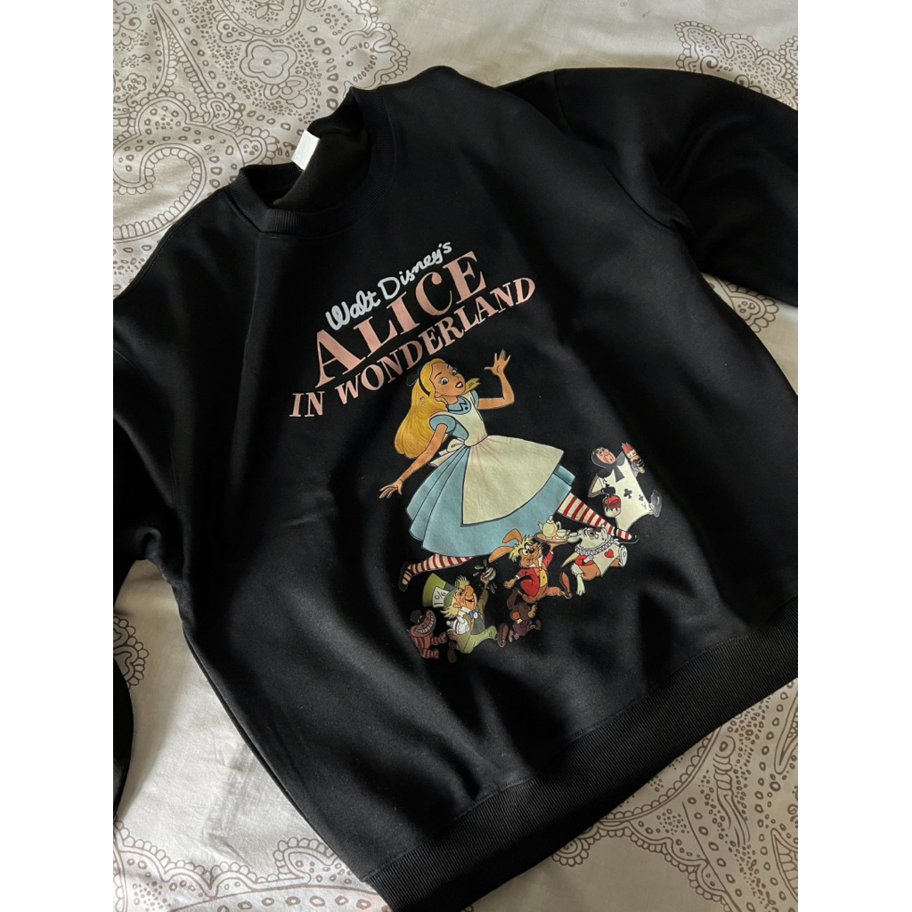 preloved sweater alice in wonderland