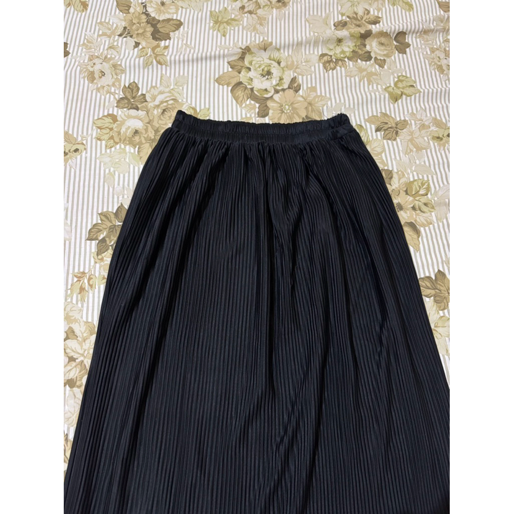 preloved rok plisket