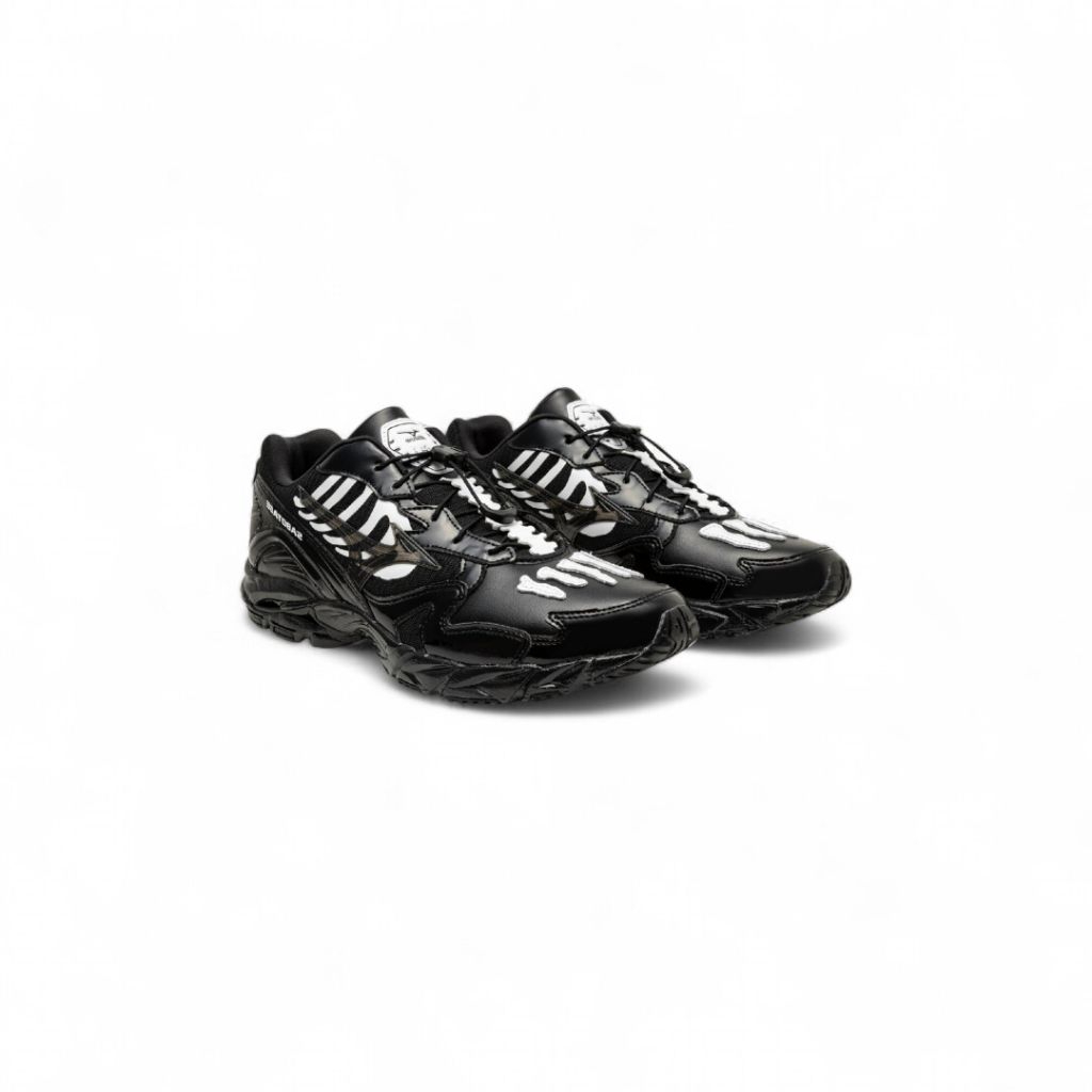 Mizuno x SBTG Wave Rider 10 Black Bold Bones (Original 100%)
