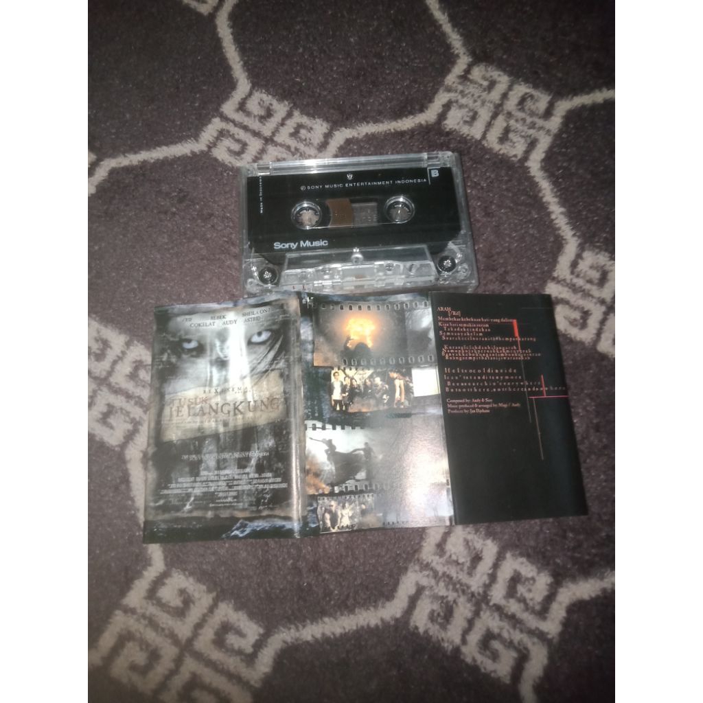 kaset pita tusuk jelangkung