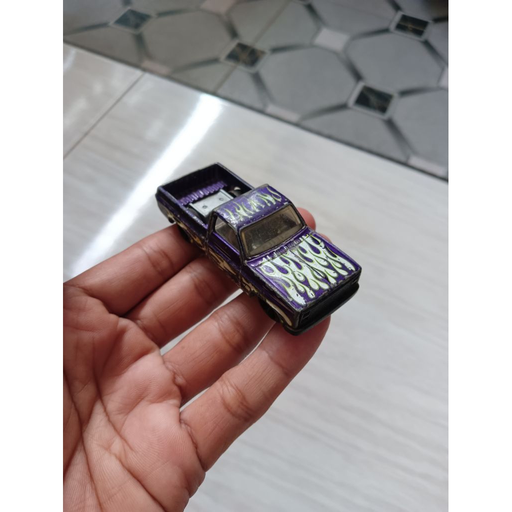 Hotwheels 83 Chevy Silverado (Loose)