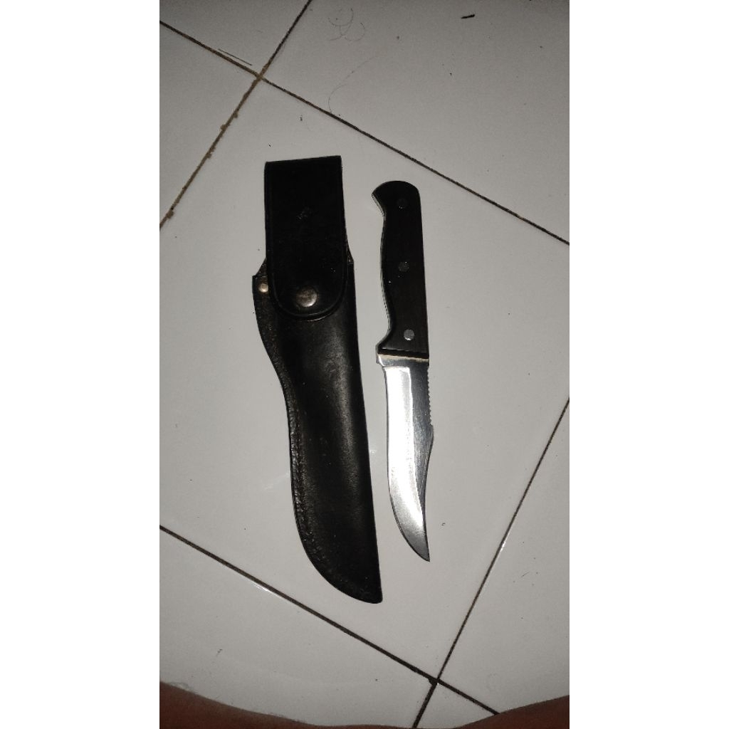 pisau berburu / belati