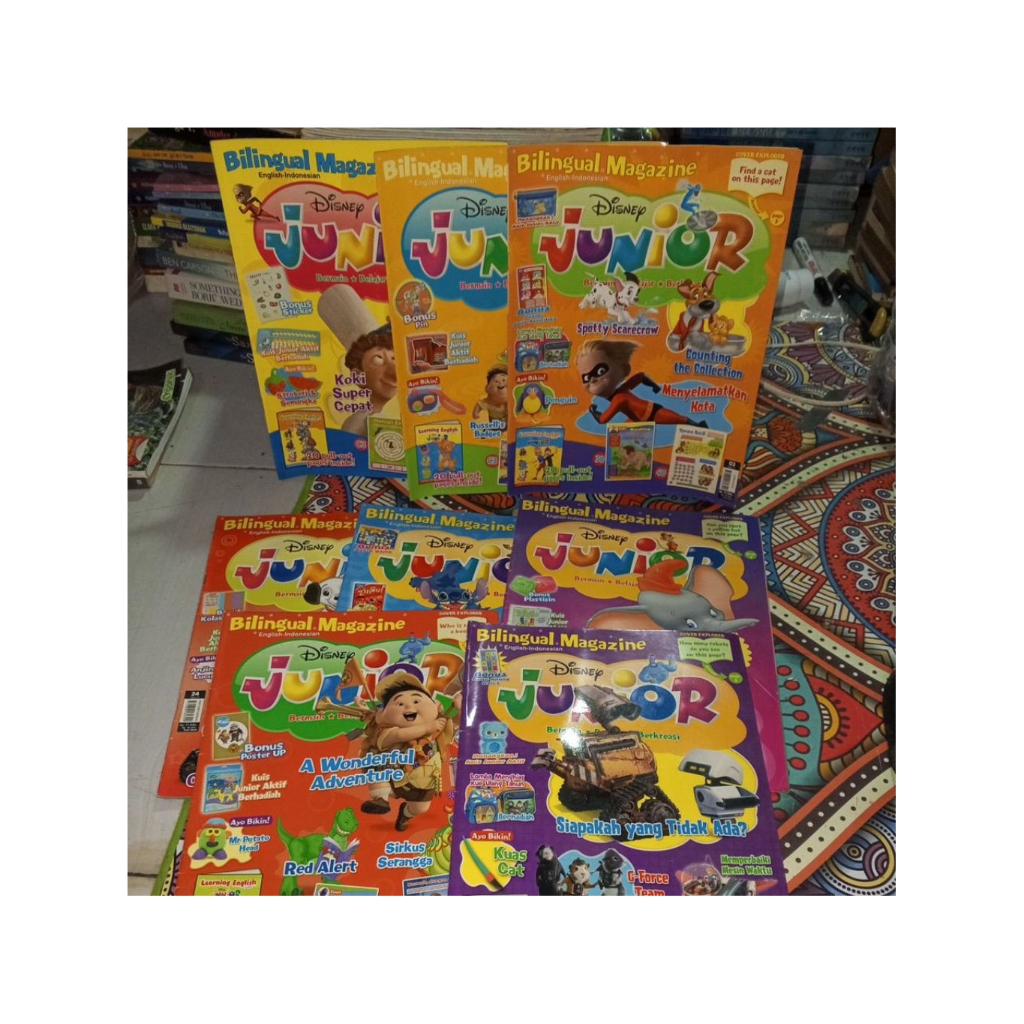 majalah Disney Junior bilingual 8 paket...