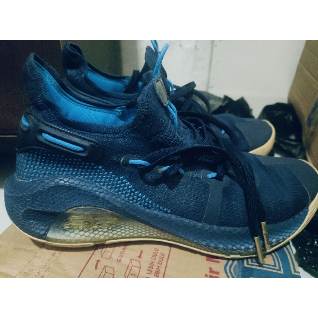 sepatu basket bekas curry 6