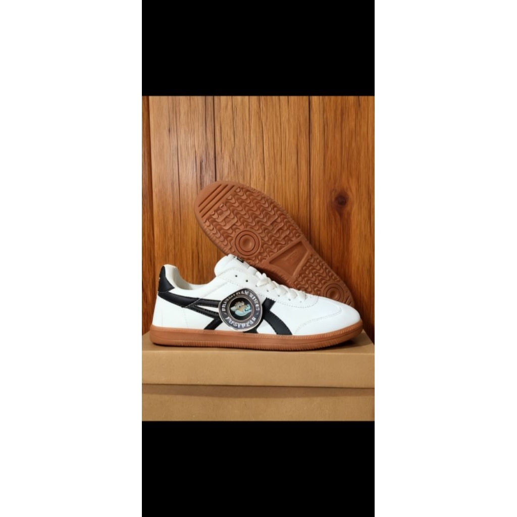 sepatu pria snekers casual