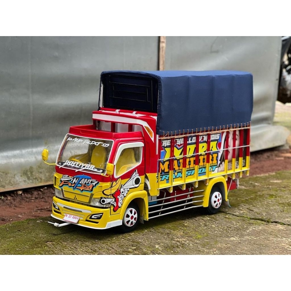 Miniatur truk oleng pakai lampu LED dan Terpal
