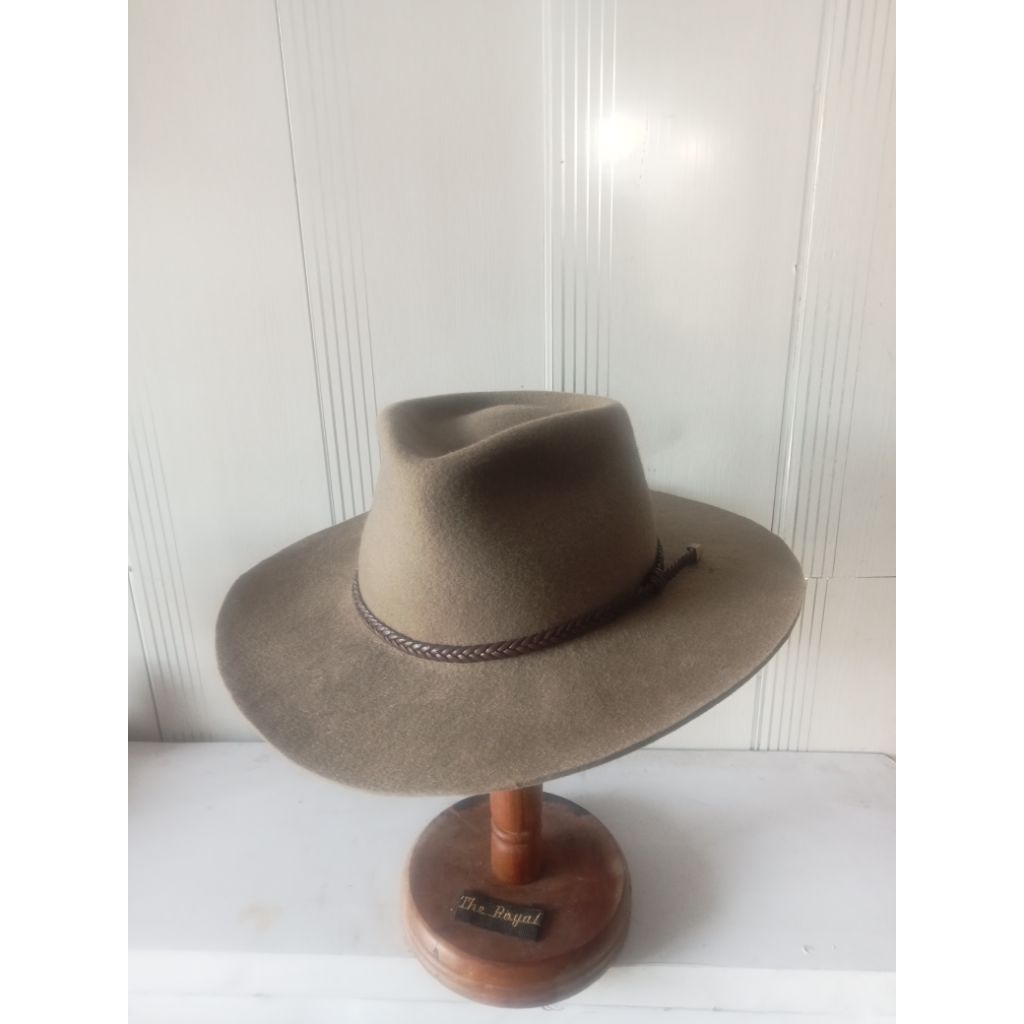 TOPI LAKEN  IMPOR MODEL AKUBRA