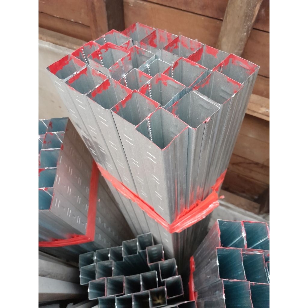 holow gipsum 4x4. kotak galvalum 4x4 panjng 4 meter