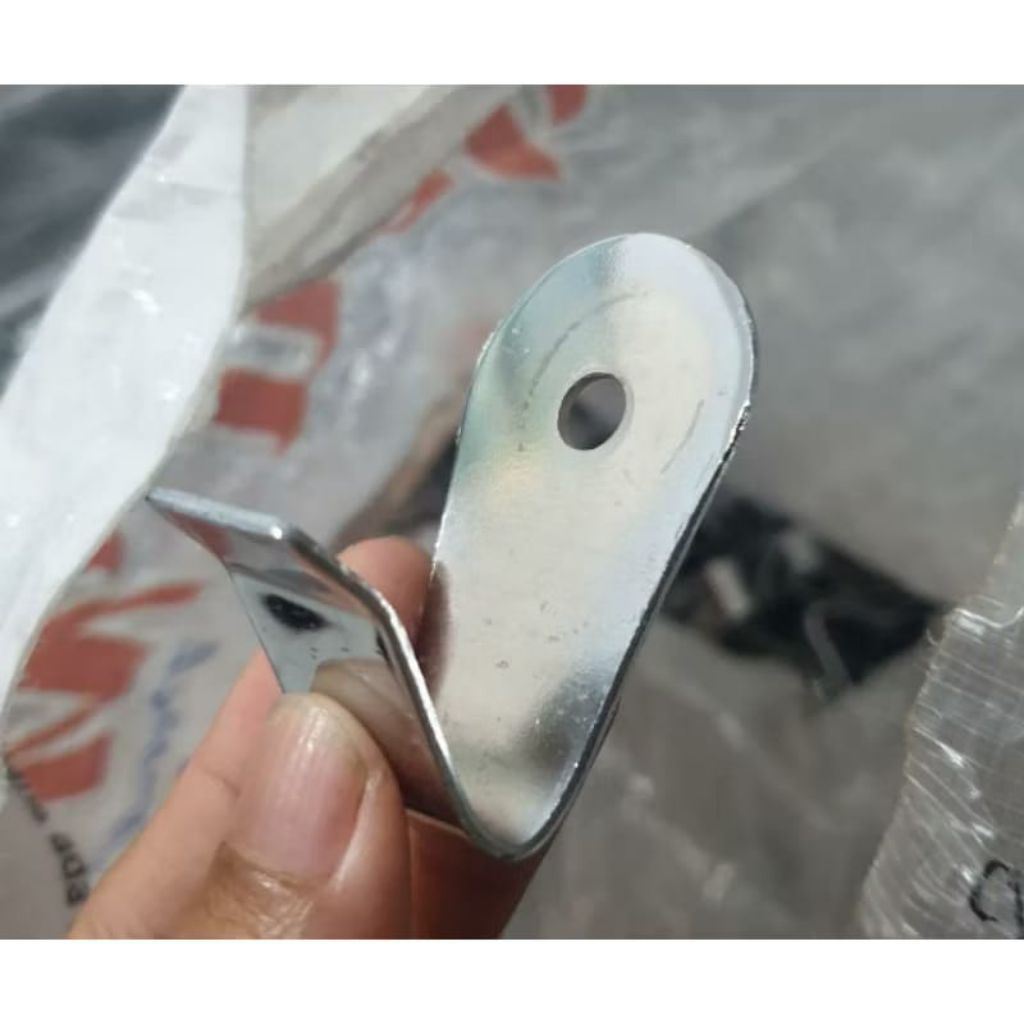 GANTUNGAN HOOK GANTUNGAN ATAU CANTOLAN BARANG HELM HONDA GRAND ASTREA STAR PRIMA L