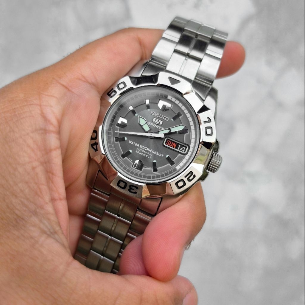 Seiko 5 Sports SNZE45K1 Grey Dial
