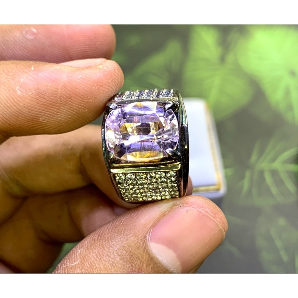 Natural kunzite7.87 ct Cgl lab Perak