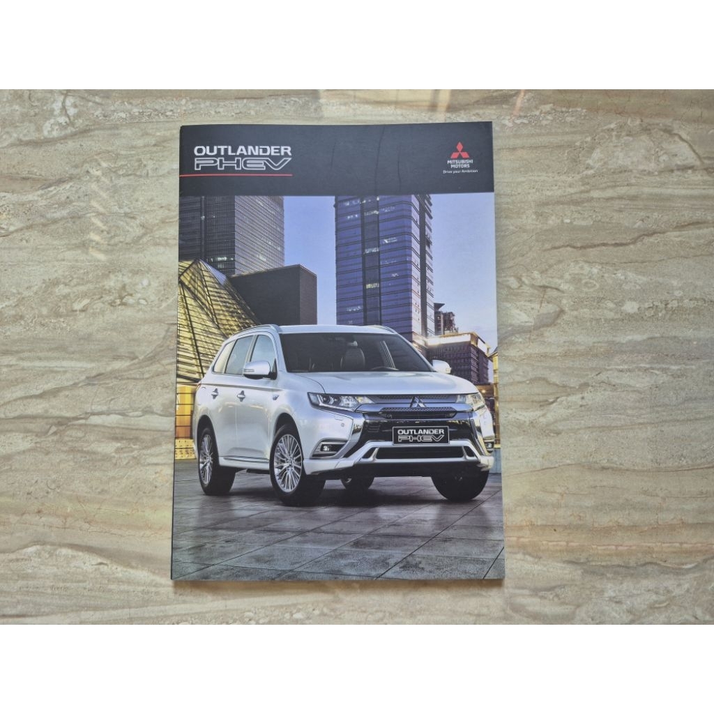 brosur katalog mobil mitsubishi outlander phev 2019 booklet buku