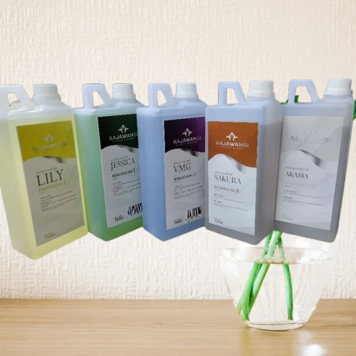 RAJAWANGI PARFUM LAUNDRY KEMASAN 1 LITER RAJA WANGI / Parfum Laundry