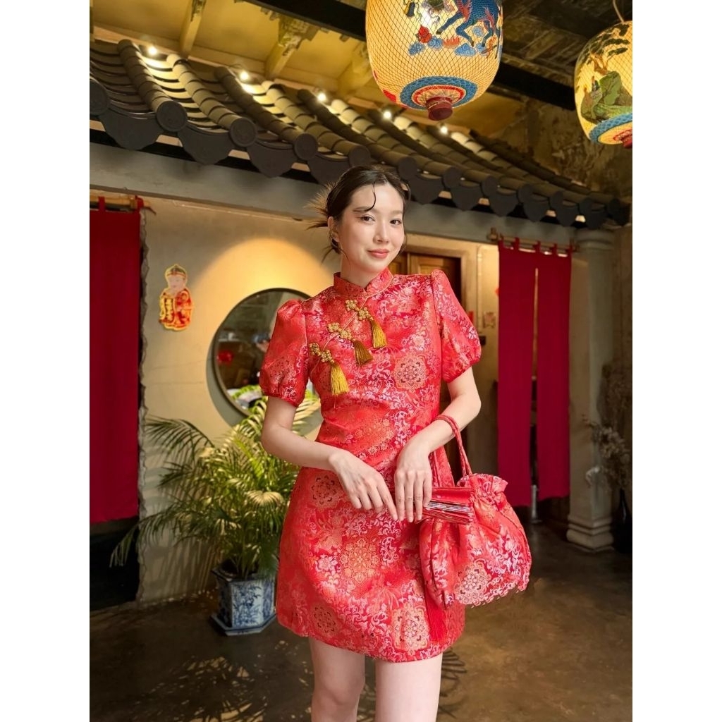 puff sleeve dress with bag cheongsam red maroon merah sister orang tua mom mama mertua parents imlek