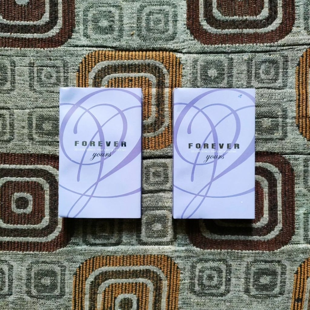 Sepaket kaset kompilasi FOREVER  YEARS 1 & 2 - 32 LOVE SONG THE LAST - A LIFE TIME