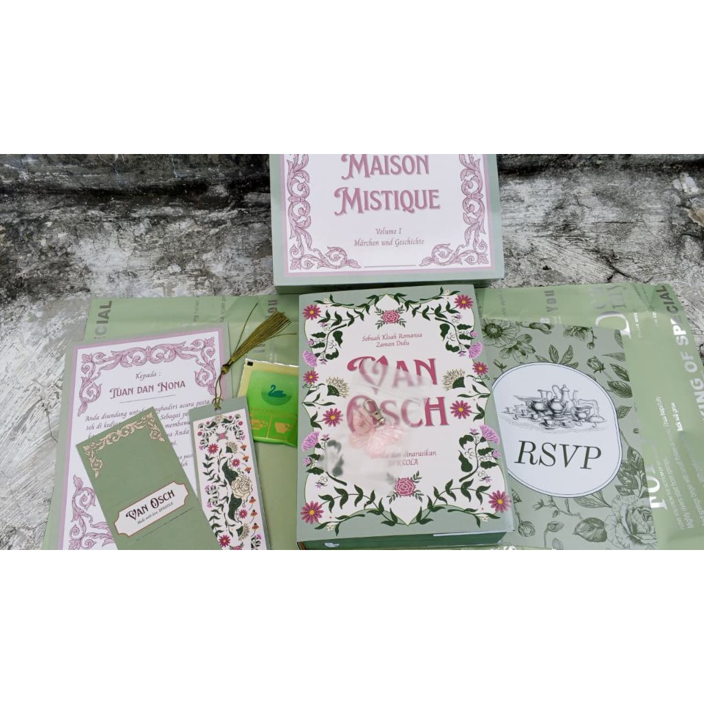 Novel Nomin Charitra Original