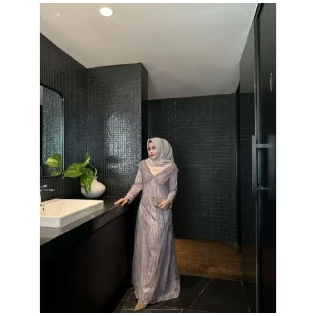 Gamis Lebaran Brokat Terbaru Mewah dan Elegan