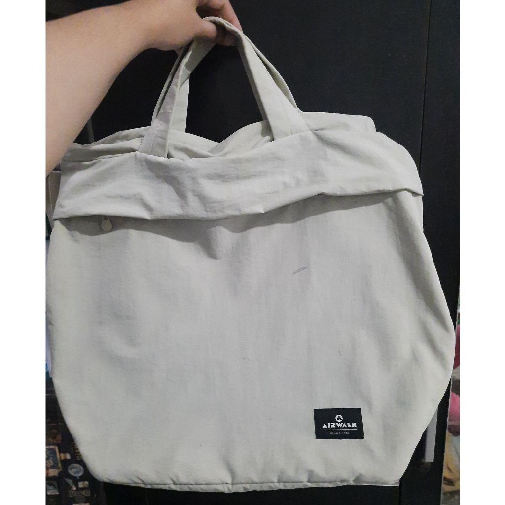 Preloved - Tas jinjing tas selempang beige Airwalk