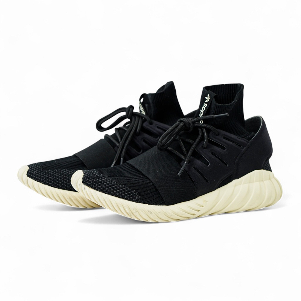 ADIDAS TUBULAR DOOM PRIMEKNIT CORE BLACK/ CORE BLACK/ WHITE