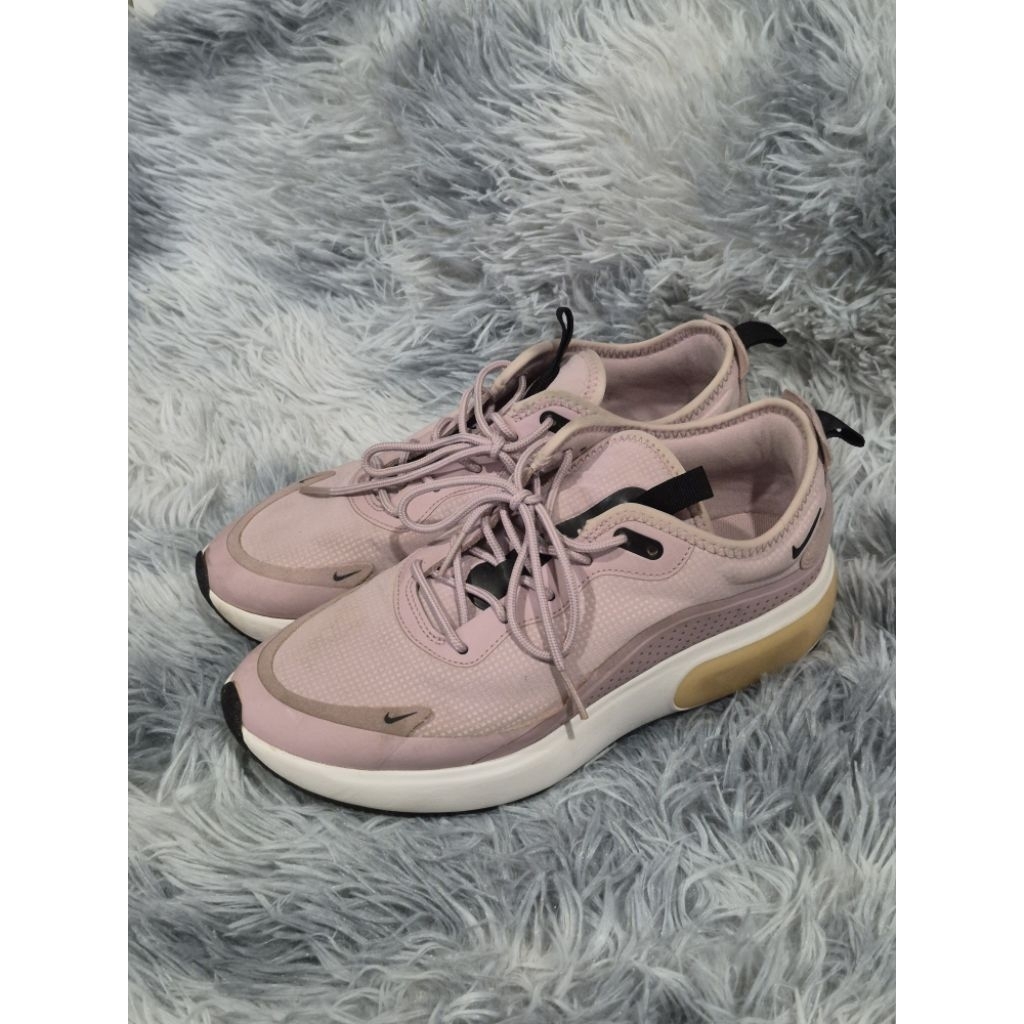 PL Preloved Nike Airmax Dia Woman Sepatu Wanita