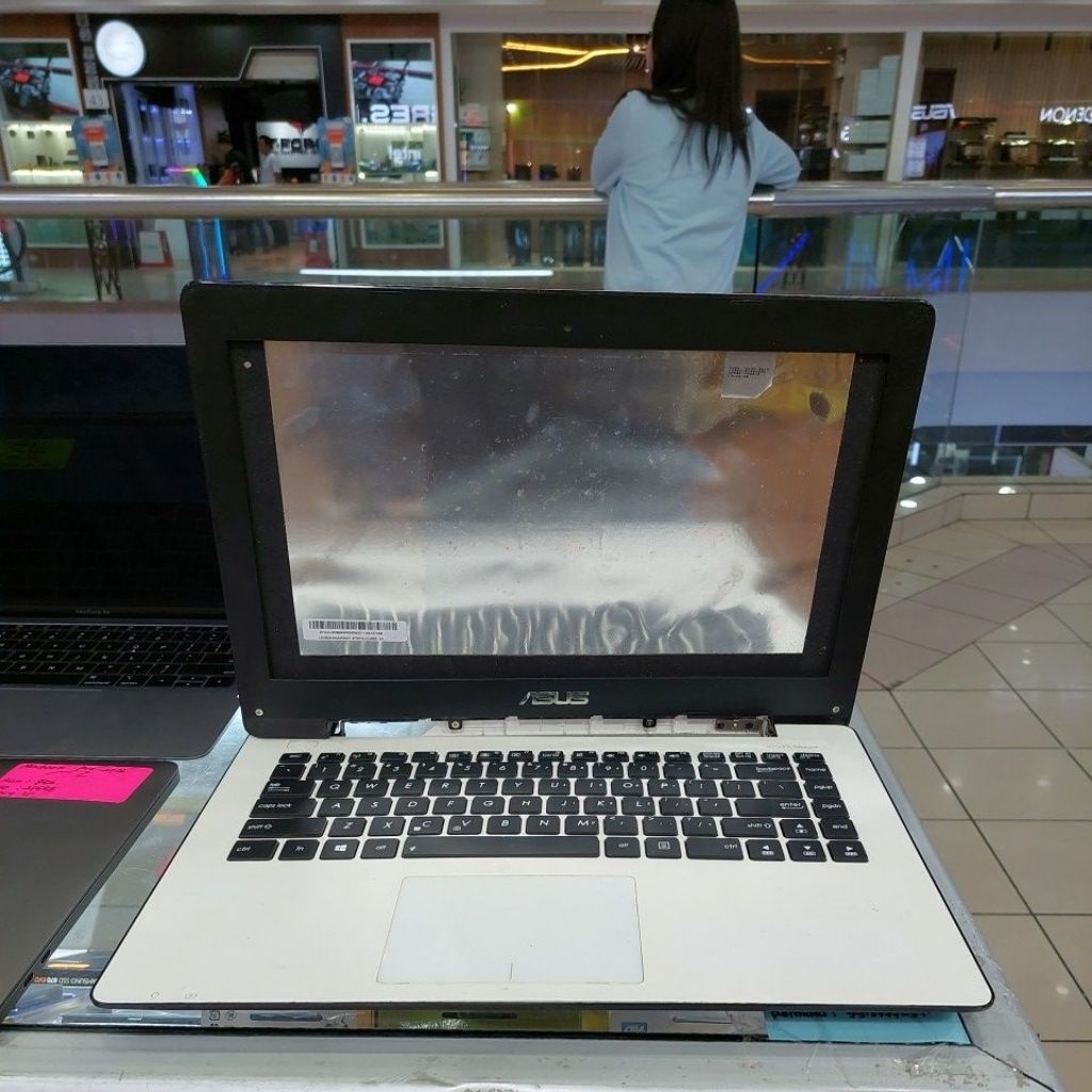Laptop Asus X453M mati total minus casing retak tanpa lcd tanpa ram tanpa ssd jual casing dan mesin 