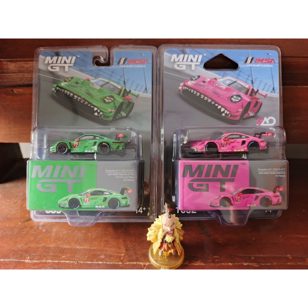 MiniGT Porsche 911 GT3 R #77 (Rexy & Roxy)