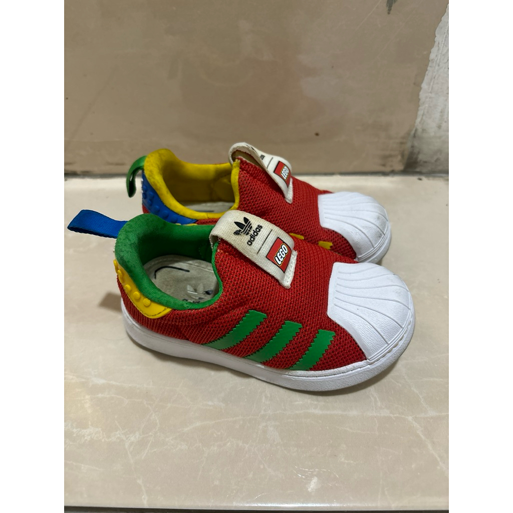 Preloved sepatu Adidas x Lego Superstar 360 Anak Slip On Shoes Kids