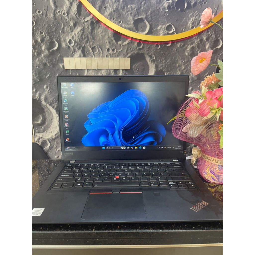 LENOVO THINKPAD T14 LAPTOP SECOND BEKAS, CORE i5, SSD 256GB, RAM 16GB, 14 INCHI 4K