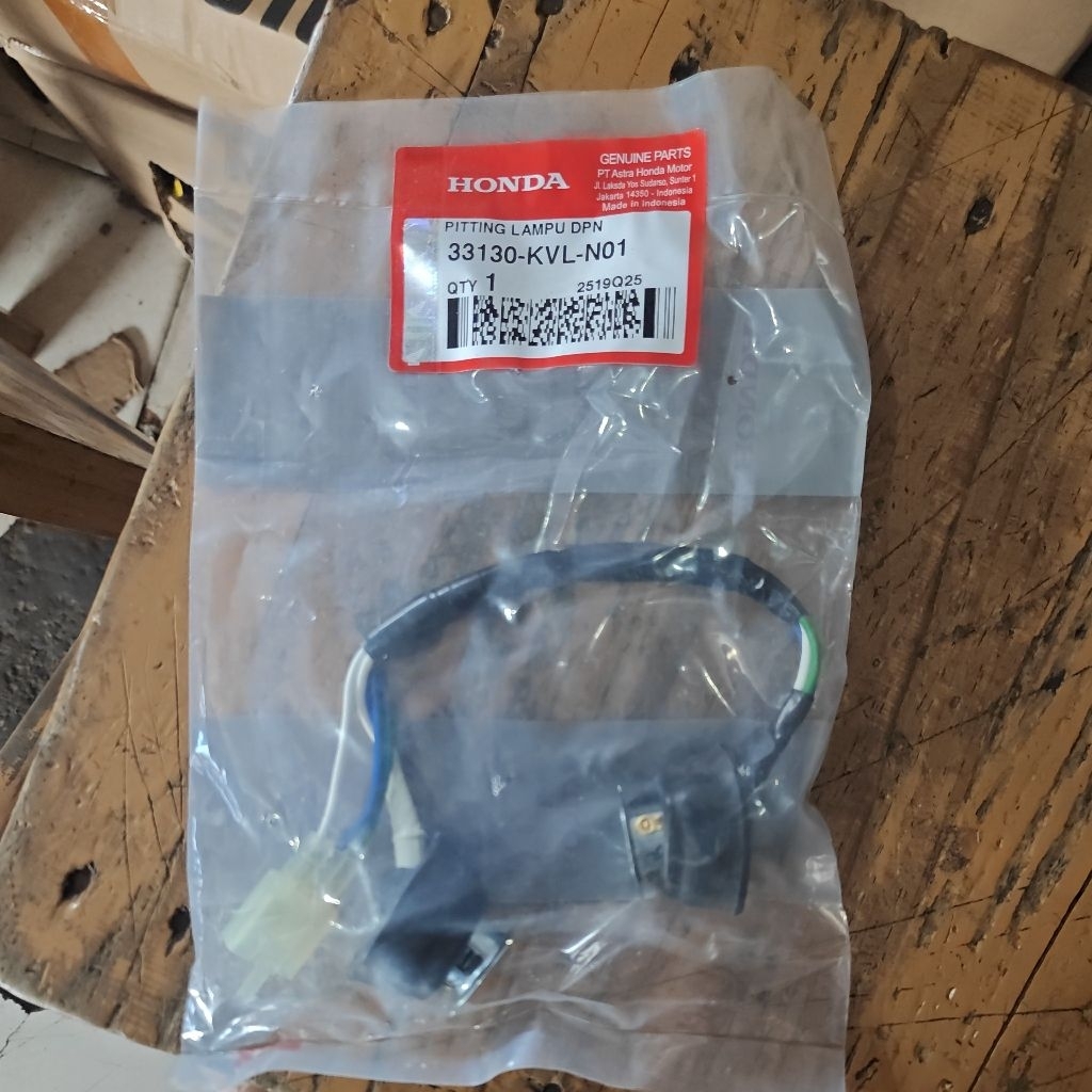 fitting lampu depan supra x 125 bohlam 2 ori ahm (kvl)