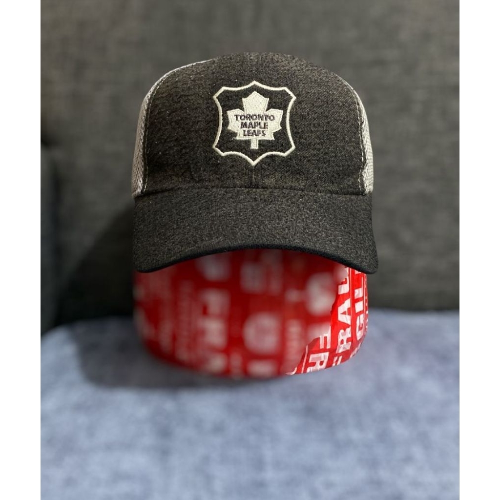 Topi American Needle Toronto Maple Leafs NHL Trucker Cap lawas bekas