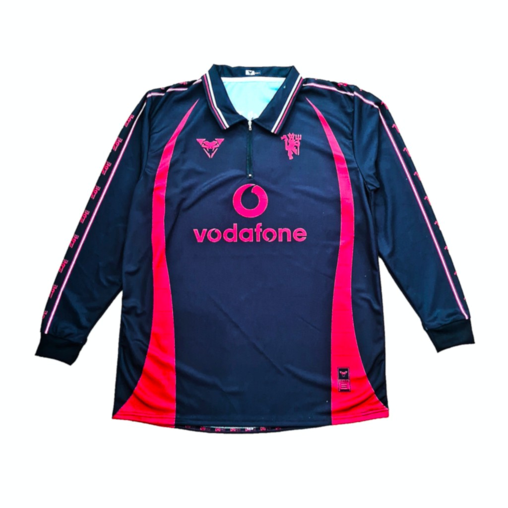 JERSEY EMYU MANCHESTER UNITED HITAM MERAH TANGAN PANJANG DENGAN SLETING