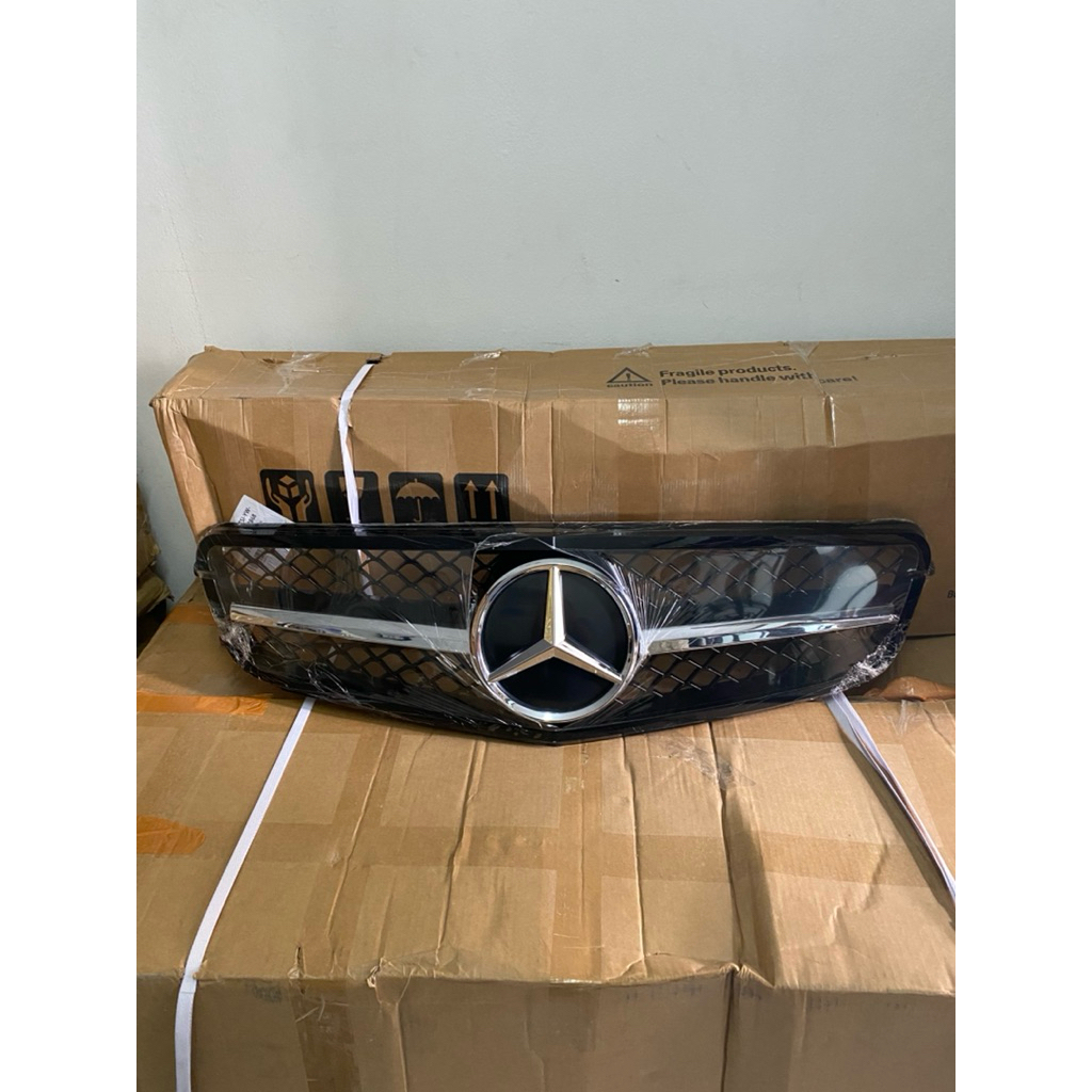 Grill Mercedes Benz W204 C63 AMG List Chrome Black (2007-2014)