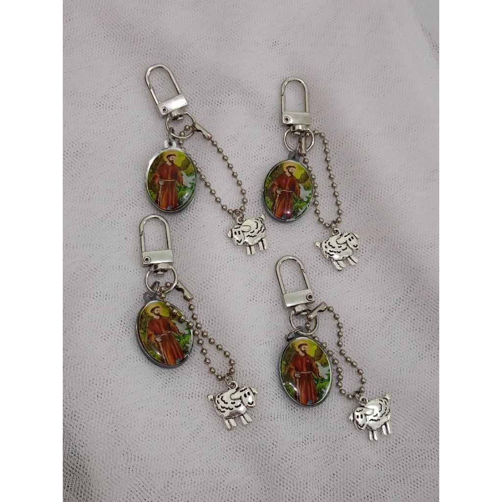 Gantungan St Fransiskus Assisi