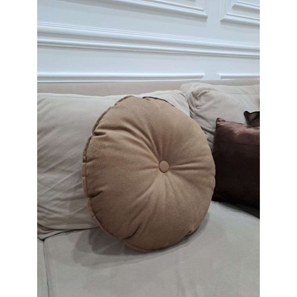 Bantal Sofa Beludru Bulat Kancing Kain