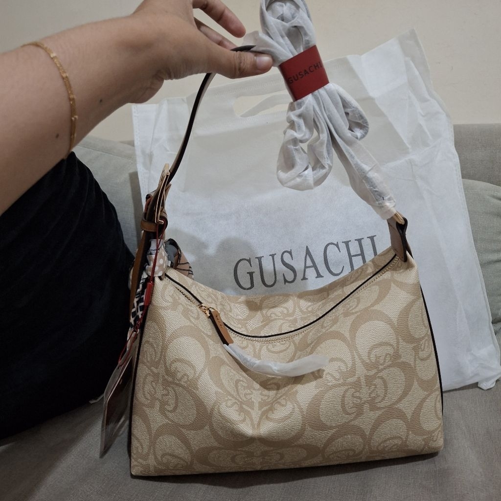 NEW Tas Hobo Gusachi