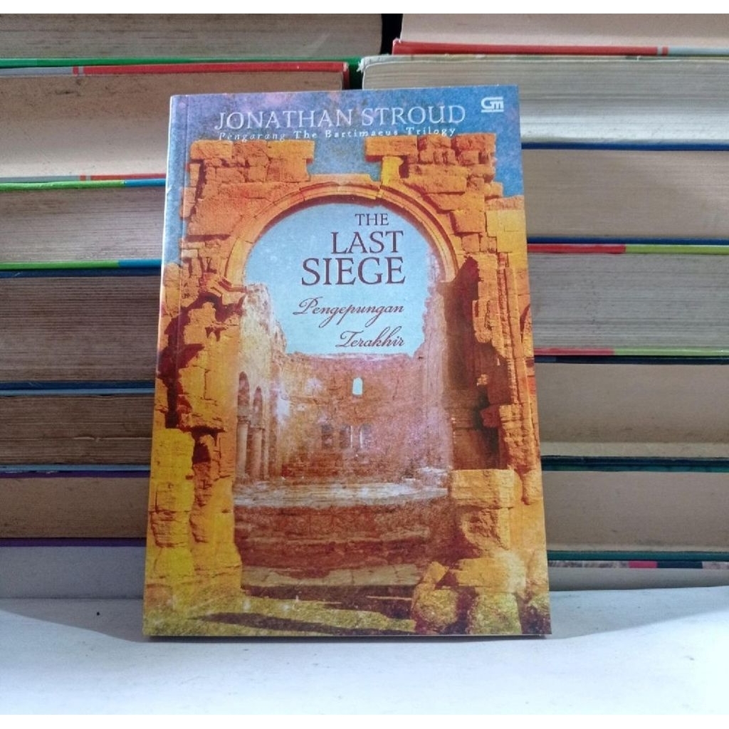 THE LAST SIEGE - JONATHAN STROUD.