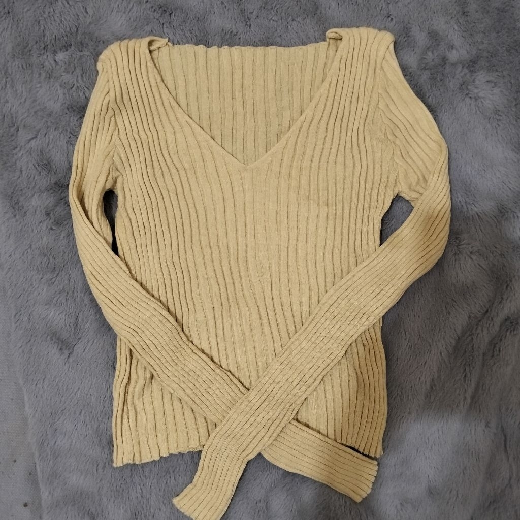 atasan wanita crop lengan panjang