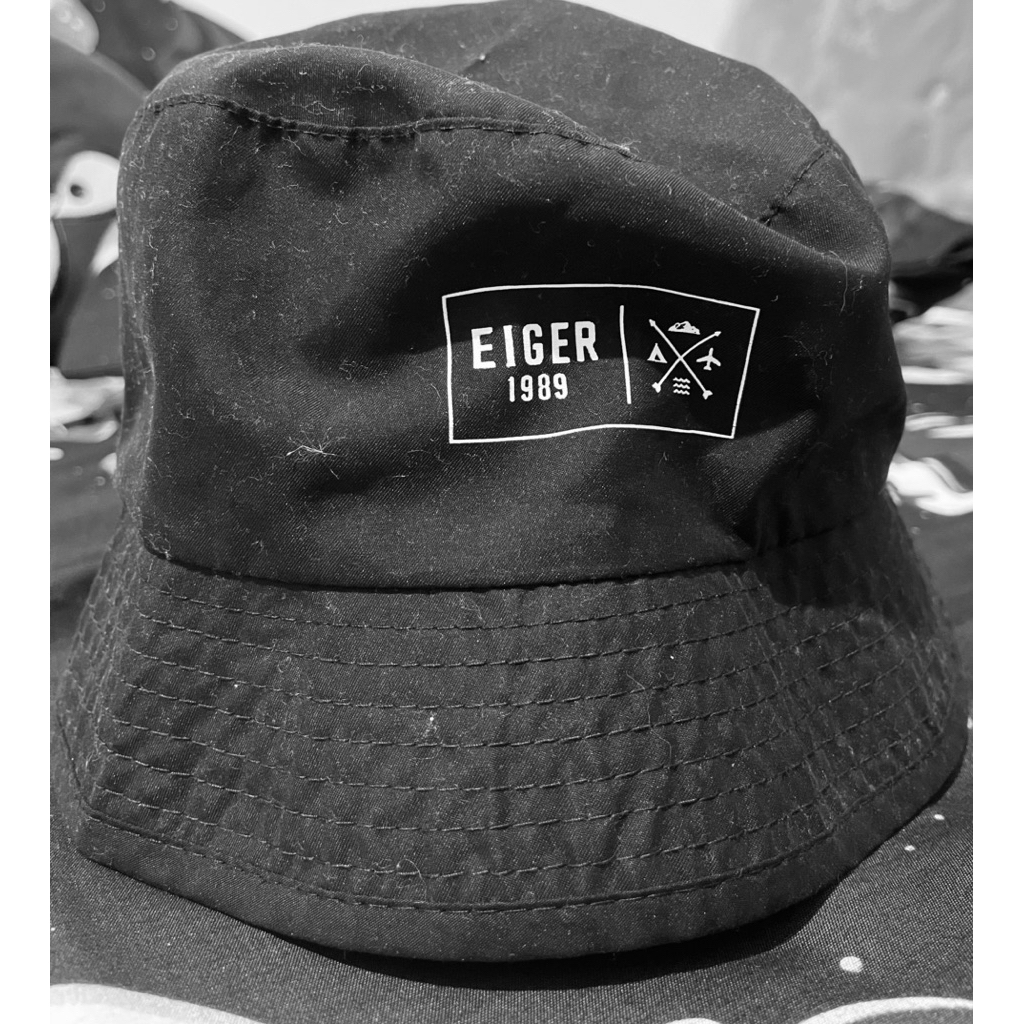 Topi Eiger bucket Hat 2 in 1. Ori Pria wanita.Preloved