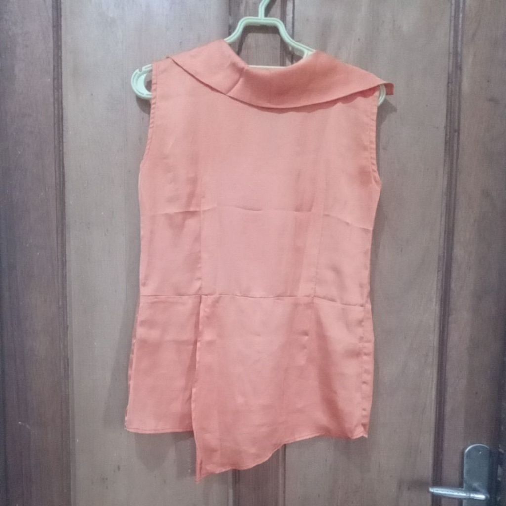 Atasan wanita / atasan tanpa lengan
