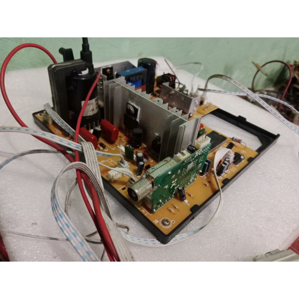 MESIN TV CINA 21IN SLIM BELUM UJI TES(GEMBLING)