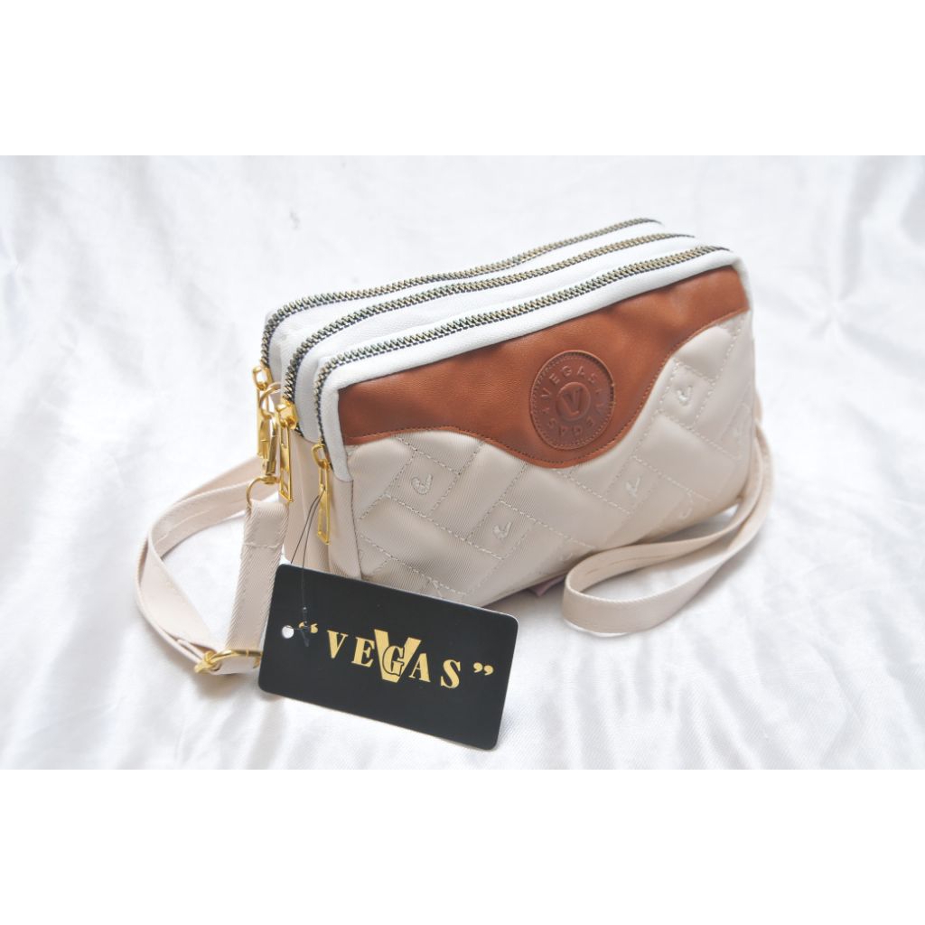 Dompet wanita 3 Resleting Muat HP , kosmetik, uang dan lain-lain. Fre tali panjang dan pendek