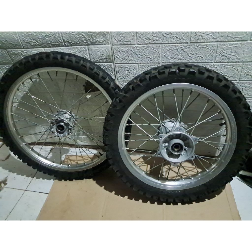 Velg wr 155 r wr155r yamaha original ori copotan standar kelengkapan seperti difoto layak pakai norm